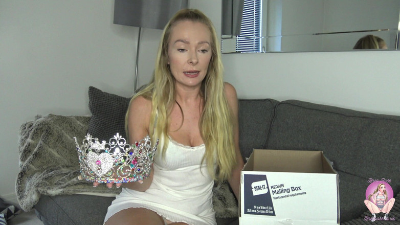 Brea Rose: Mv Crown Mở hộp thư