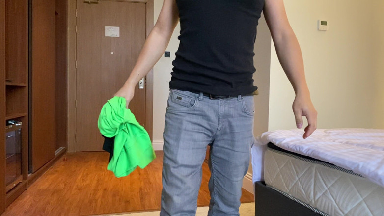 Audio Gay Sex Stories: A Quick Blowjob in the Gym Shower with Hot Muscled...