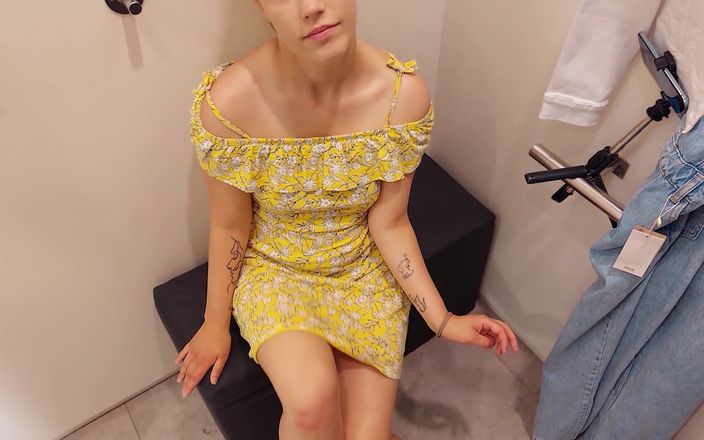 Acrylic Kate Quinn: Kate Quinn und Missdemonmoon ficken in einer umkleidekabine