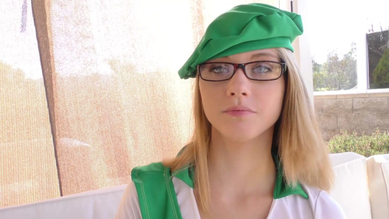 Perv Milfs n Teens: Hannah Hays Is Just A Horny Slut In A Cute...