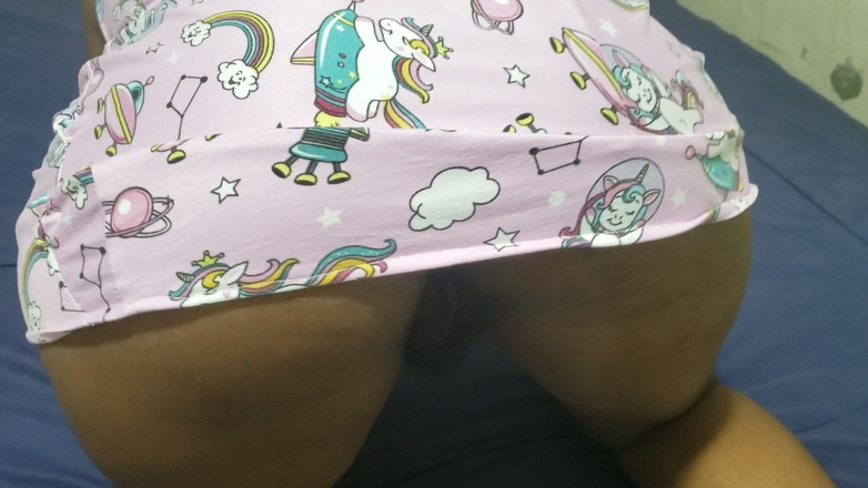 Lovemina: Cewek semok kulit hitam dengan pantat bahenol ini suka banget...