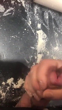 Pik koken voor het avondeten. Deel 2-3. Keukentafel-apparaat in de plasbuis