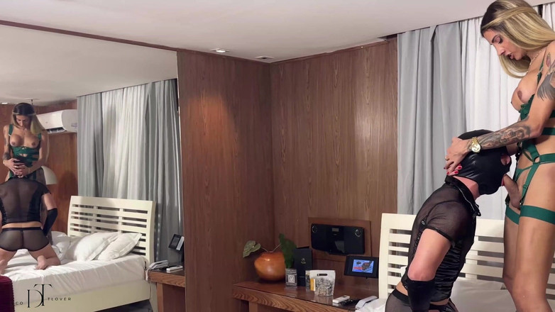 Deco t-lover: TS arată ca un înger, dar este o diavol cu un...