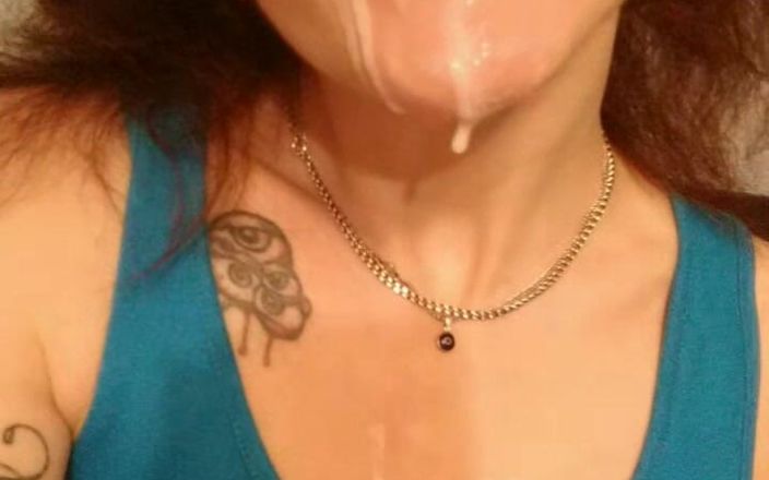 HellENXxOo: Komm auf mein gesicht, Papi;)