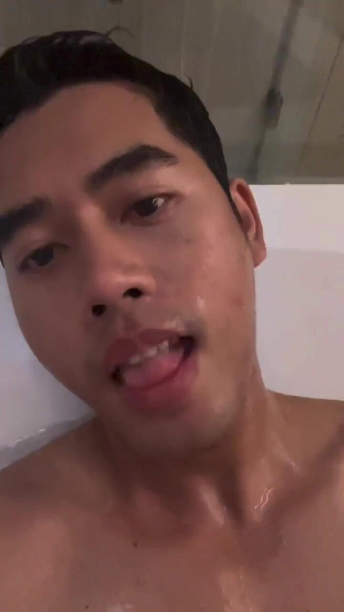 Apichat Booncharoen: Vem mě do ruky