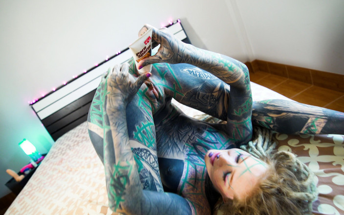 Z-Filmz: Tattoo Anal Gape Loving Girl Cumplay