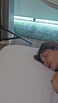 Culona colombiana se folla a su vecino BBC para pagar deuda - Brandon Cruz & Salomé Gil.mp4