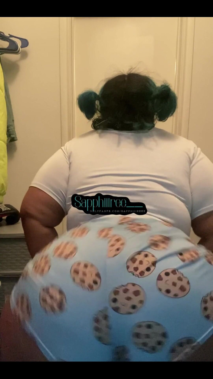 Biggdebbie solo: Awek montel suka menggoncang pantat gemuk itu