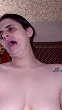 Topless extremo arrota esguicho