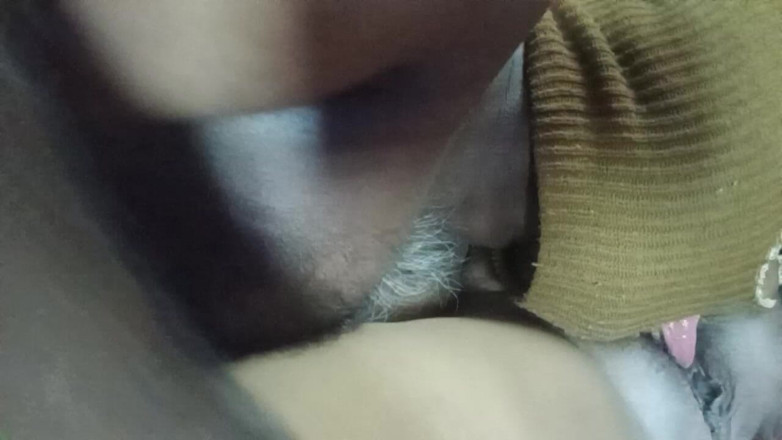 Tamil Anti Uma235: Saya Berkongkek Buat Kali Pertama Dengan Makcik Jiran India Saya.