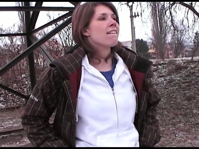 All Those Girlfriends: Fran shows her body on winter cold
