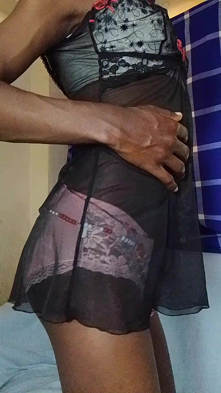 HaitiKing7: Die hübsche sissy wichst schwanz und packt seinen arsch in...