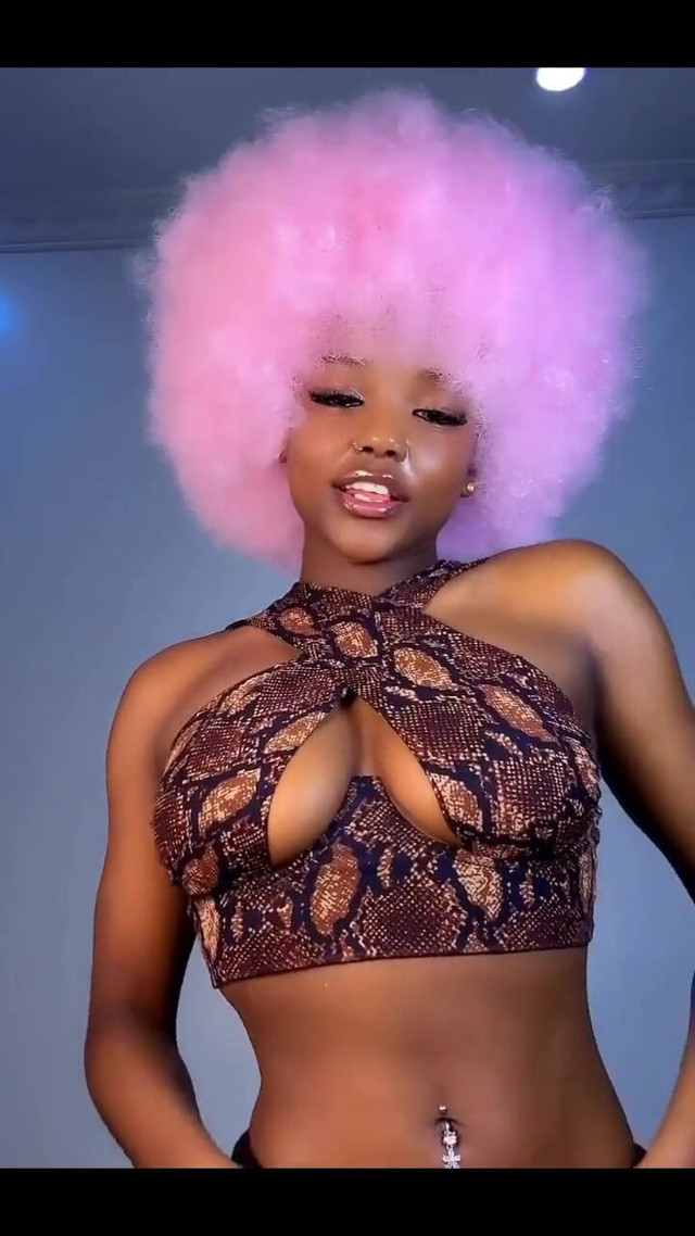 Pink Fits Me (Sazii)