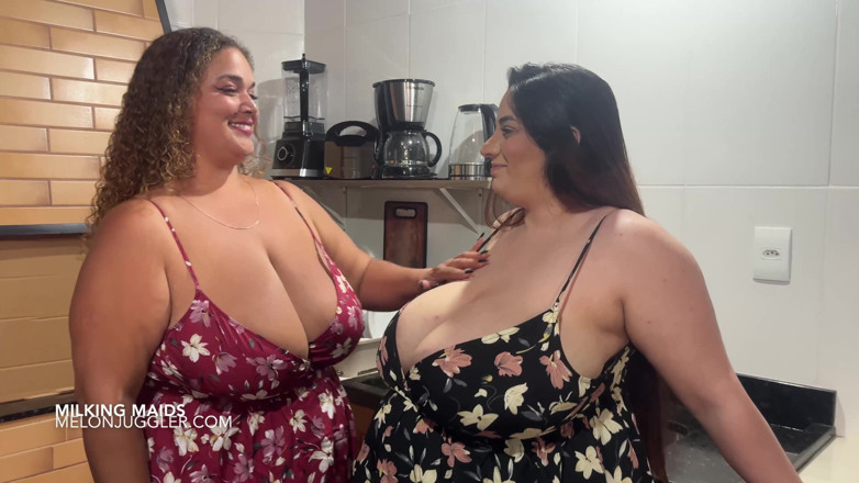Melon Juggler: Las lecheros latinas Analua grandota y Julia Leite
