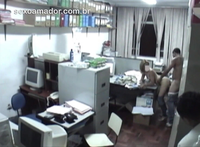Amateurs videos: Horny employees having sex in the office after hours