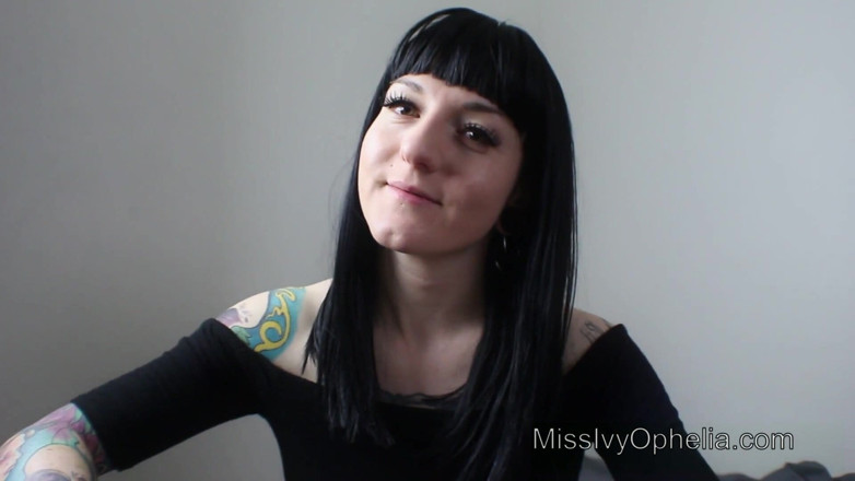 Miss Ivy Ophelia: Malý čůrák na vodítku - Sph hodnocení
