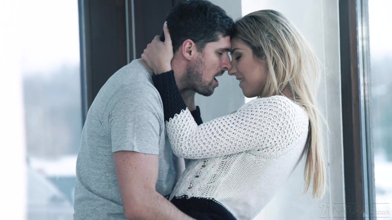 21 Naturals: 21 Naturals - Sungai blonde panas Shona meluncur zakar besar ini...