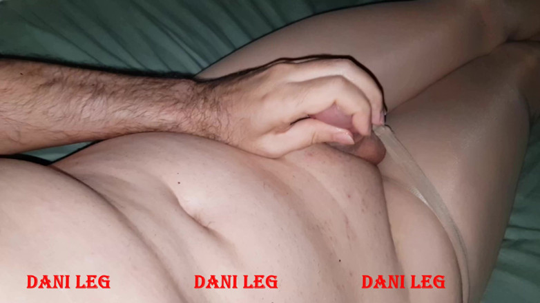 Dani Leg: Fontana per le gambe di dani sborra su collant marrone...