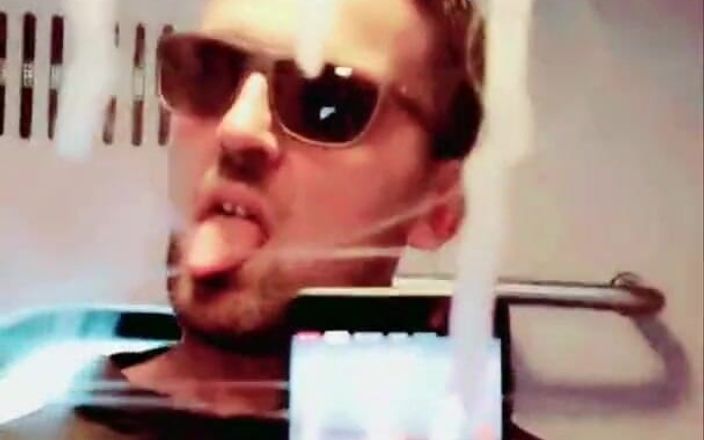 Slutboyben: Slutboyben Cam4 Public Train Cumblast