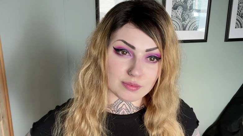 Miss Valentina: Bayar Untuk Waktuku