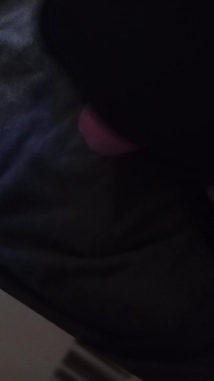 Cuminpanties22: Arkadaşlarımda kalın boşalma siyah sutyen yukarı itiyor