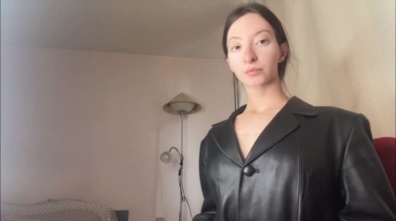 Skinny_lady69: Mírame a los ojos y no te atrevas a mirar...