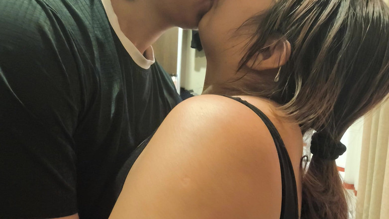 Moo DBOXXX: Une séance de maquillage avec ma belle-mère célibataire, elle est...