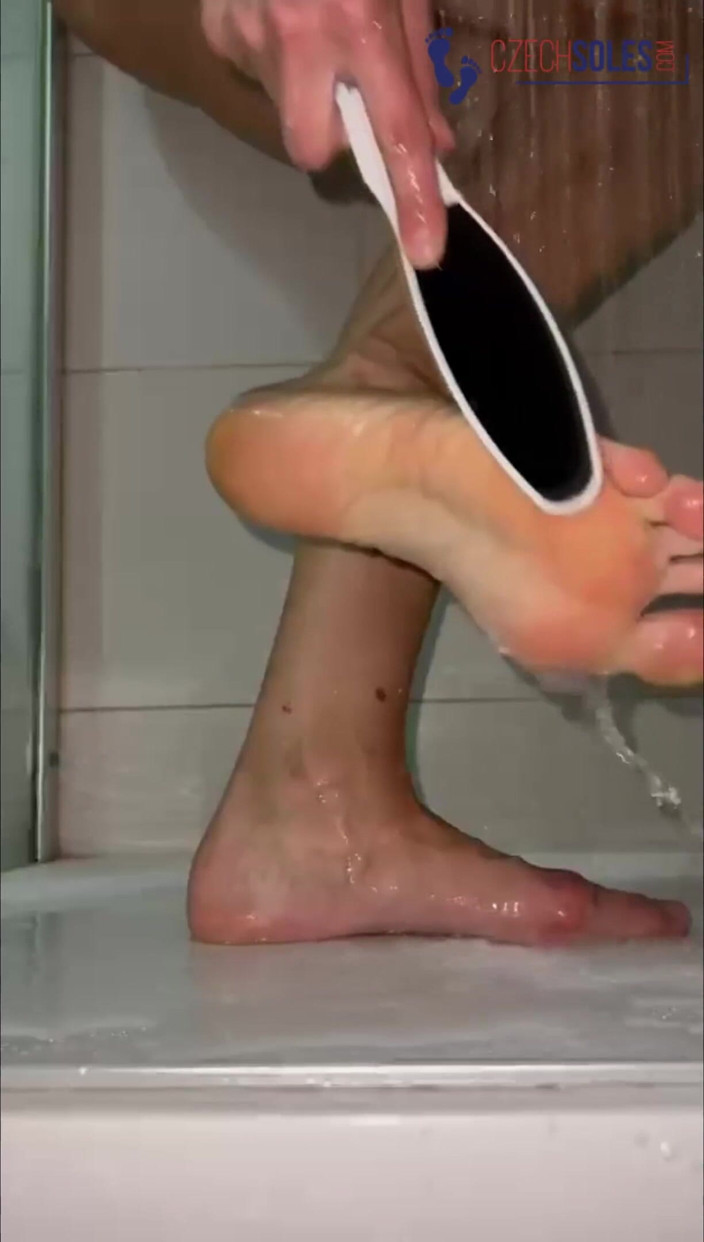 Czech Soles - foot fetish content: Video rumah menggoda kaki di kamar mandi