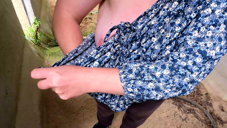 Bouncy Tits Action: Beating Her Nipples on Construction Site