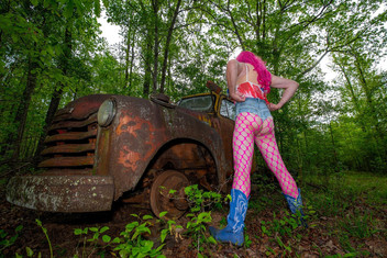 Jon Screcrow: Jon Scarecrow Jätte falska bröst Crossdresser Bts Photoshoot