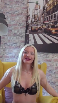 Niemiecka skaut - studentka Angel Vital