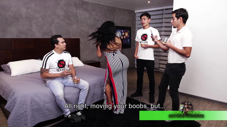 Gali Diva: 두구멍 삽입 틱 토커