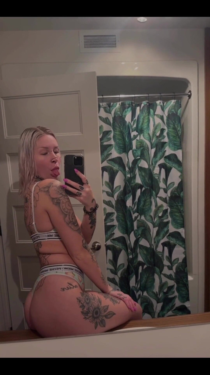 Melina: Happy Sunday