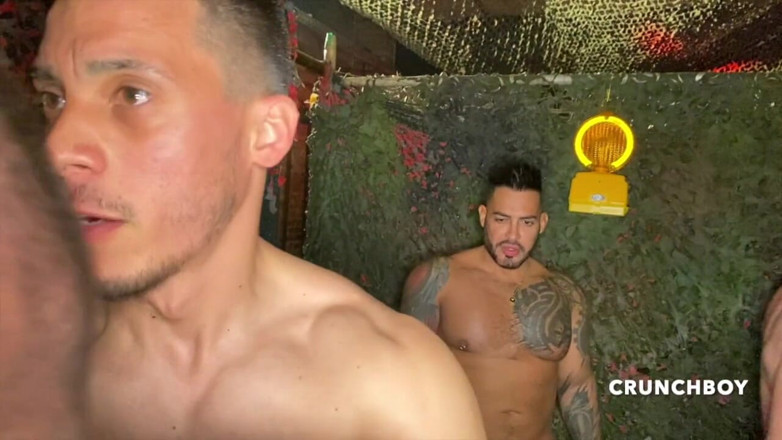 Hot guys from France: Gissuepe dikongkek mentah oleh orlandop lurus