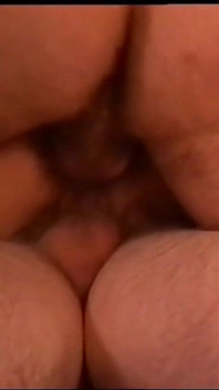 Piękna cycata milf z owłosioną cipką w dupę i wytryski przez Monster Black and White Cocks