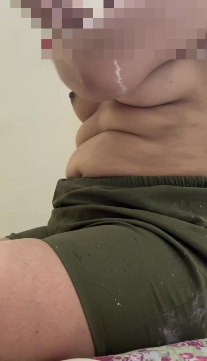 Hot Indian mommy: hot bhaartiy bhaabhi stanon ko vaiksing karte hue pakri gee