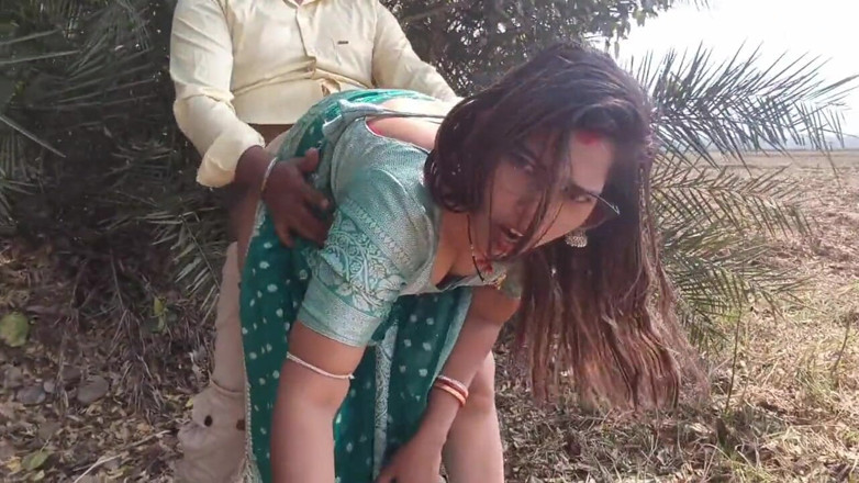 Sona bhabhi: Bengali Sexy Village Wife Chitting Her Husband and Meet Her...