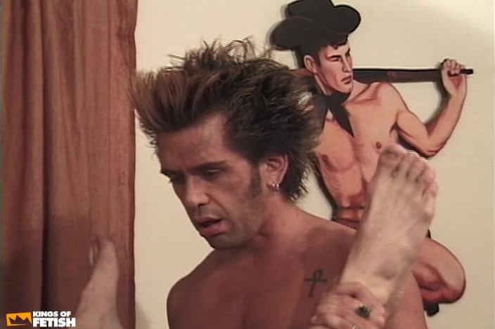 Gay Diaries: Chlap s tetováním dostane chlupatý zadek rozbitý jeho milencem velký...