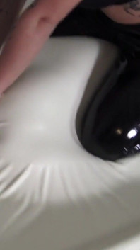 Cruel Reell domine l’esclave Maskjoe dans vaccuum be