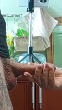 Après une pipe profonde, la belle-mère cuce le sperme