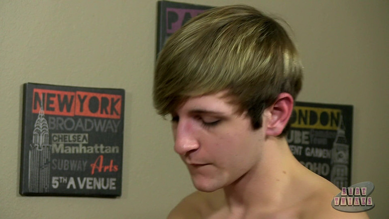 Bare Twinks: 弹跳球的无鞍好友们