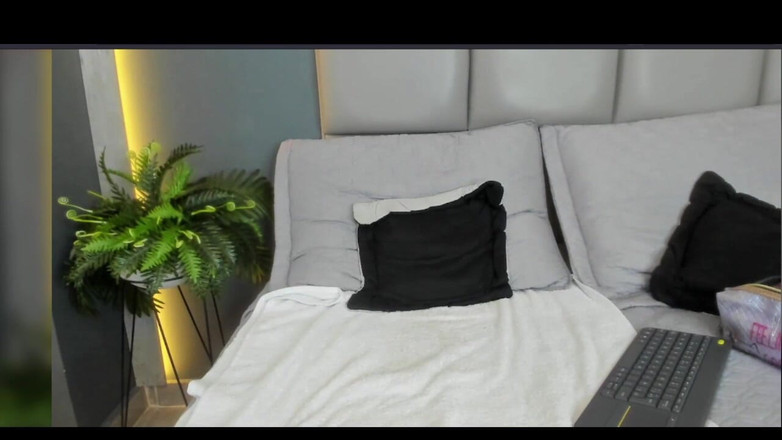 LiliBralee: Chica Joven Quiere Ser Follada En Su Habitacion P4