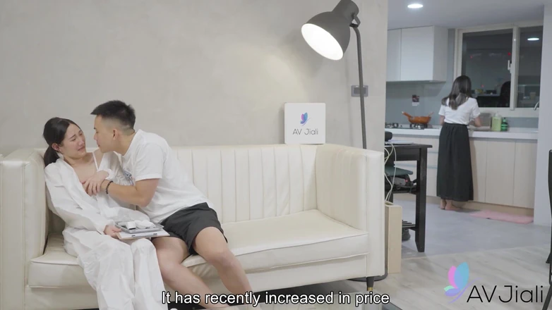 AV Jiali: Sortudo cara fode Li Er durante quarentena