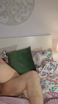 Milf madrasta quer sua buceta peluda cheia de uma bela gozada interna