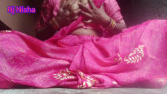 RJ NISHA: Groot gat van RJ Nisha solo spelen met 3 vinger