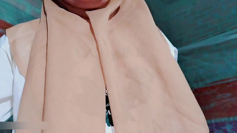 Pasutri indo: Lambendo o cu de uma linda menina hijab e fodendo...