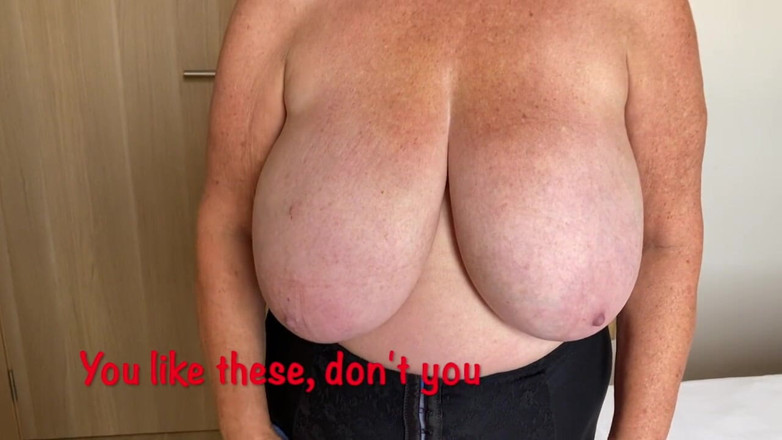 Mr MF: Doamna Matură Picioarele încep să fie stratificate