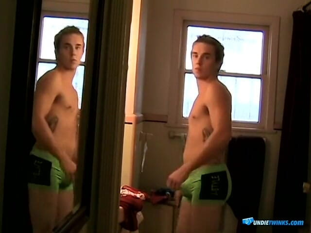 Undie twinks: Kelly Cooper - Undie Cam!