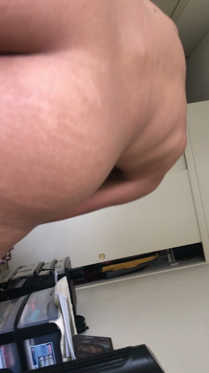 RobbieBobbie: Le cul de ma femme avait l’air trop tentant