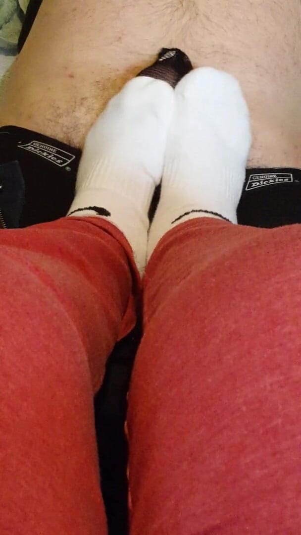 Miss Sock trampler: Топаю его членом моими белыми носками